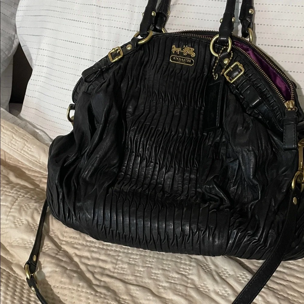 Coach Gathered Black Leather Shoulder Bag - Picture 5 of 6